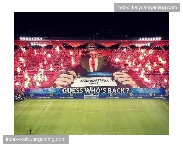 诺坎普球迷展示巨型TIFO,支持巴萨逆转马竞 诺坎普球迷展示巨型TIFO,支持巴萨逆转马竞